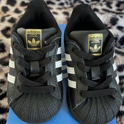 Adidas Superstar