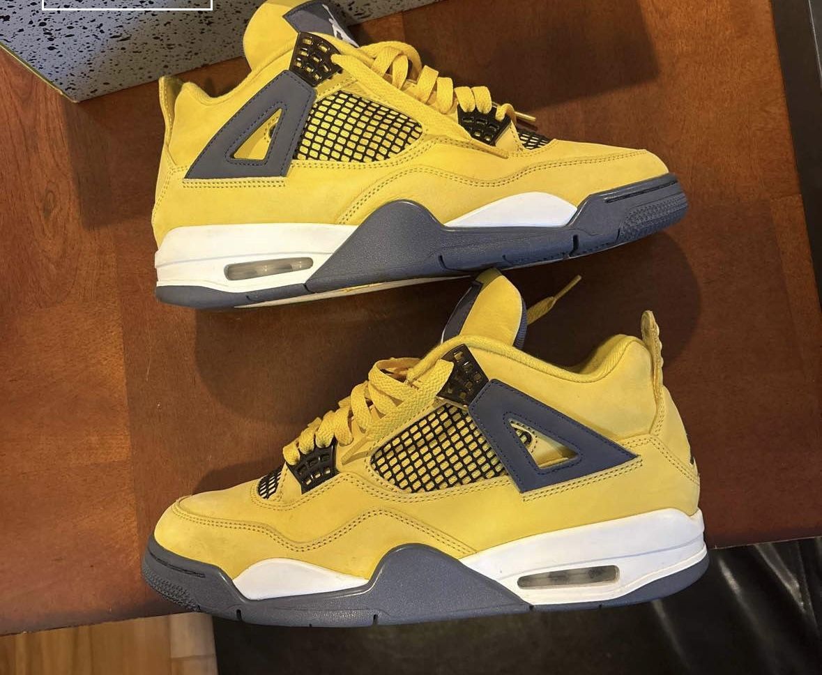 Used Lightning air Jordan 4- Size 10 Men’s