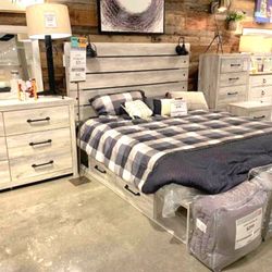 Cambeck Whitewash Side Storage Platform Bedroom Set/3-PIECE (BED, DRESSER, NIGHTSTAND)