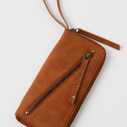 FREE PEOPLE  Vegan Distressed Wallet 