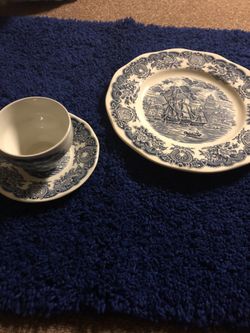 Blue print dinnerware