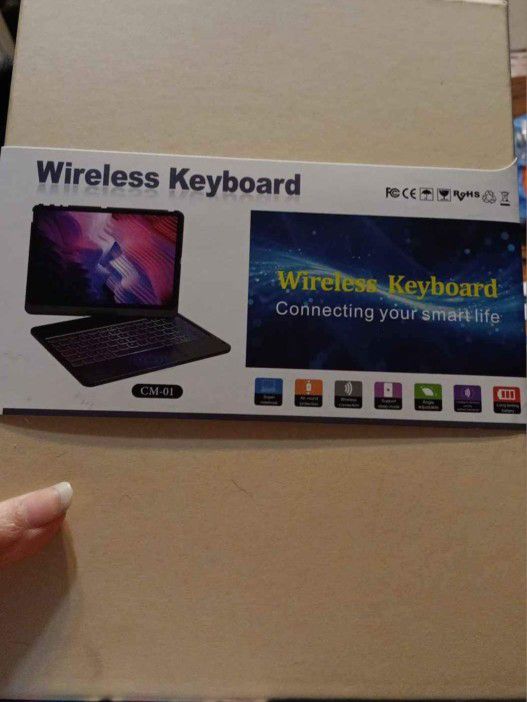 11in Case And Wireless Keyboard 