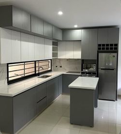 Custom Kitchen Cabinets