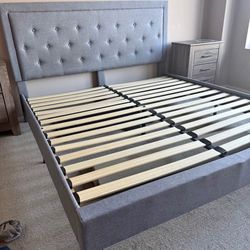King size bed frame with headboard Used for 1 month moving out! 