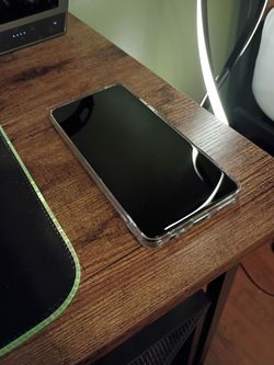 Motorola G Play (Boost Mobile)(2026) + Clear Case