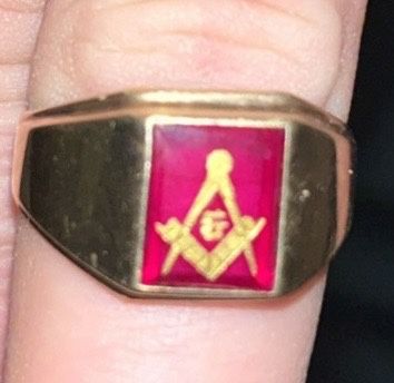 Vintage Gold/Ruby Masonic Ring