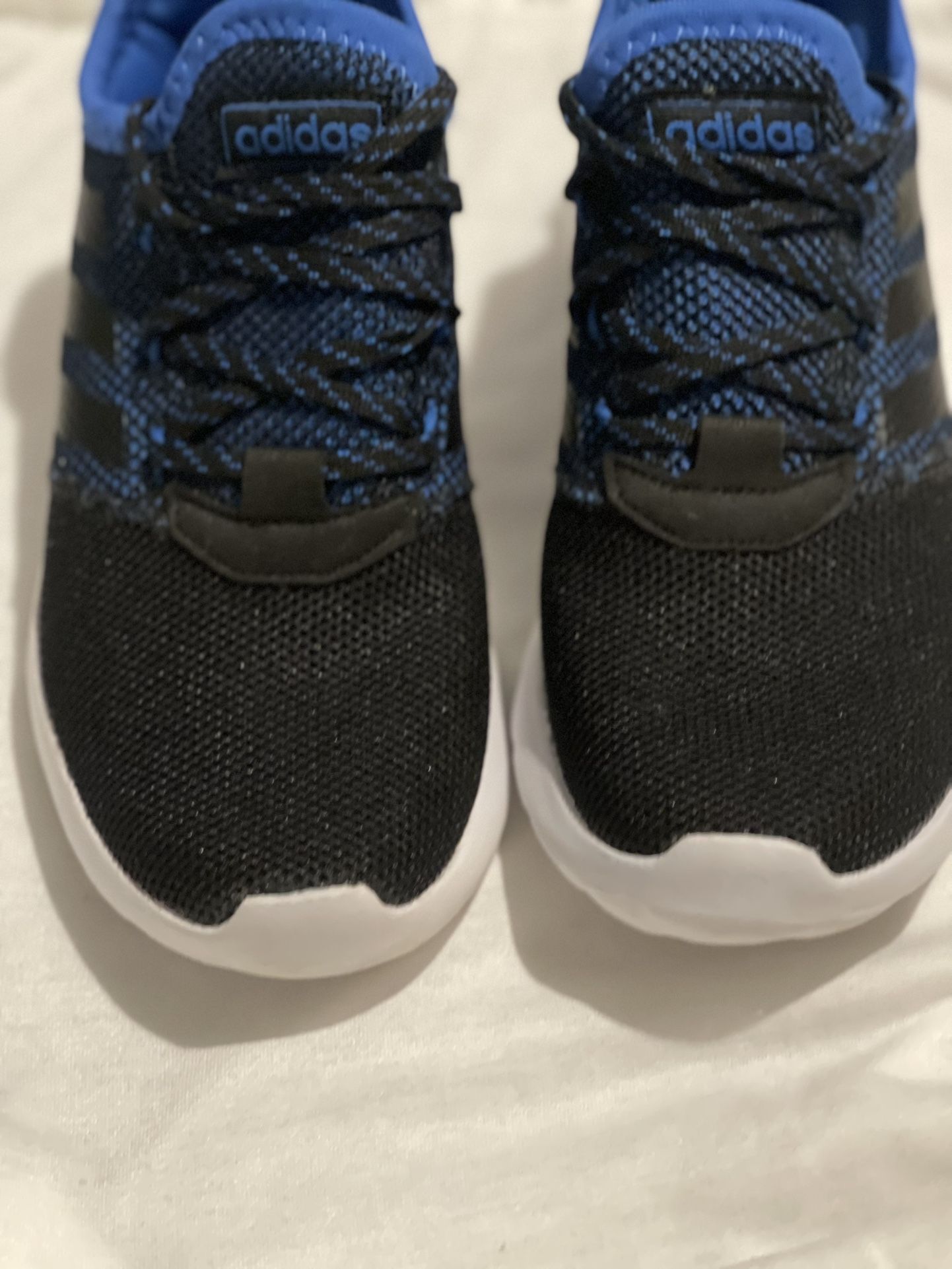 Adidas Sneakers Boys Size 4