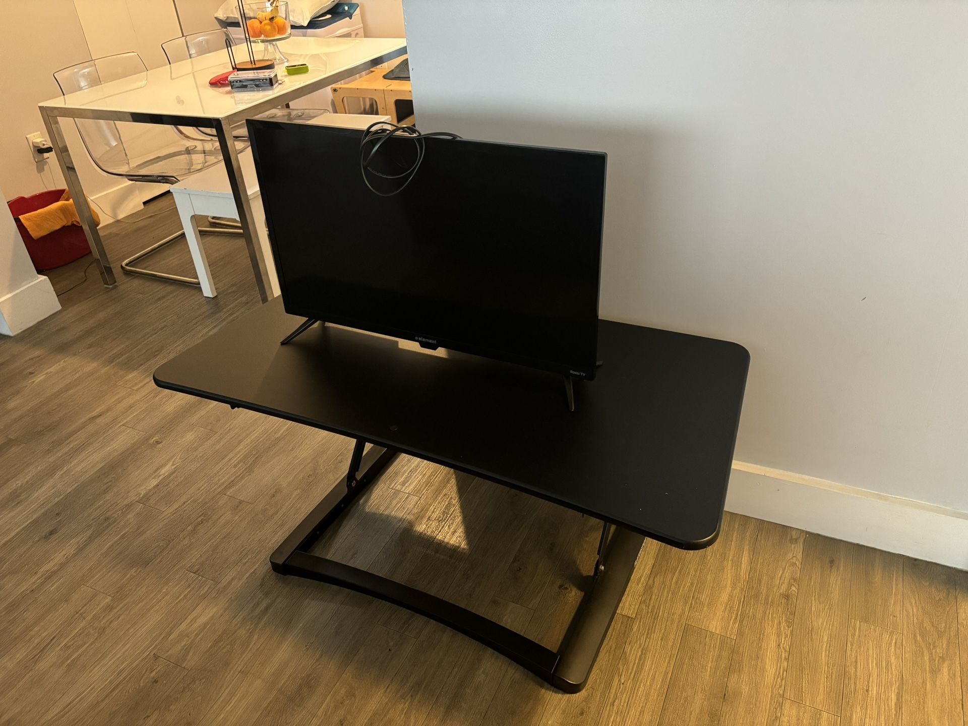 Flexispot Table And Element Tv Bundle.