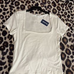White tshirt with square neck
