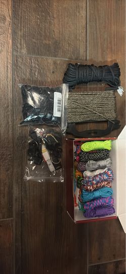 Title: Paracord Bracelet Making Kit – Cord, Buckles & Jig