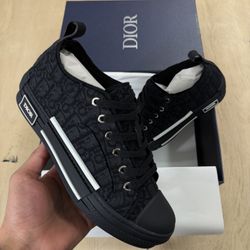 B23 Dior Shoes 