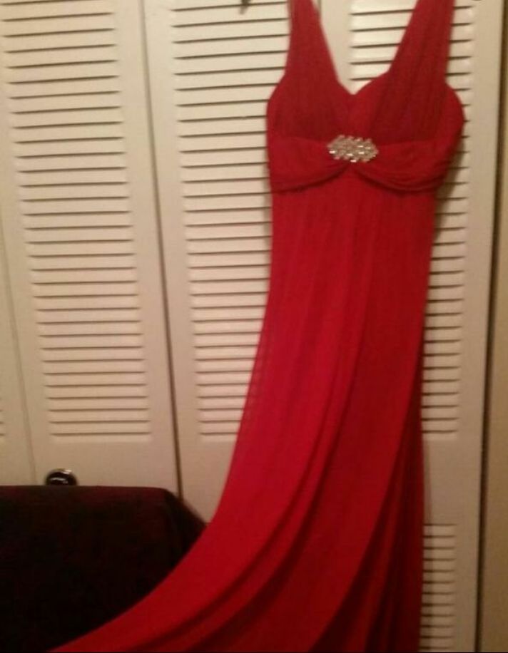 **Reduced** Beautiful Red Gown!!