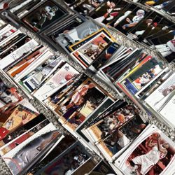 Football Soccer Sports Cards Holos (600 Cards) 