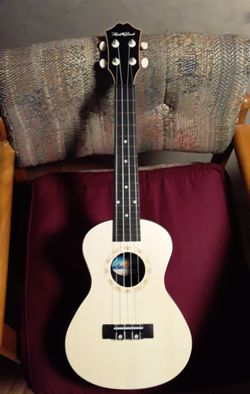 New concert size ukulele