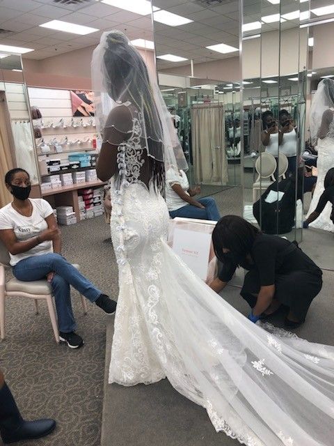 BRAND NEW WEDDING DRESS SIZE 4