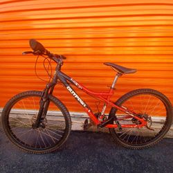 GT OUTPOST MOUNTAIN BIKE