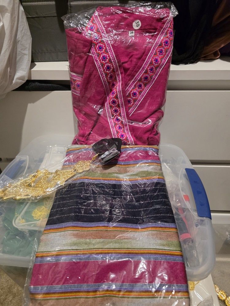 Thai Lana Women Outfit