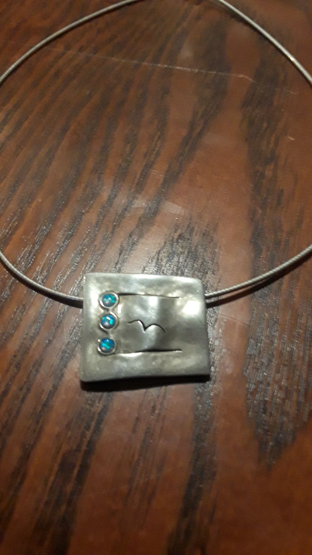 Gorgeous Sterling Silver 925 pendant with necklace.
