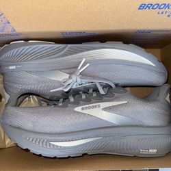 Brooks ghost 17 men’s shoes size 11.5