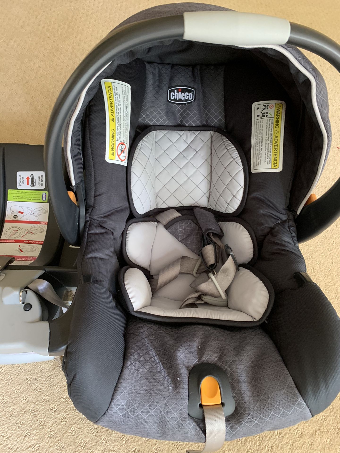 Chicco Baby Carseat