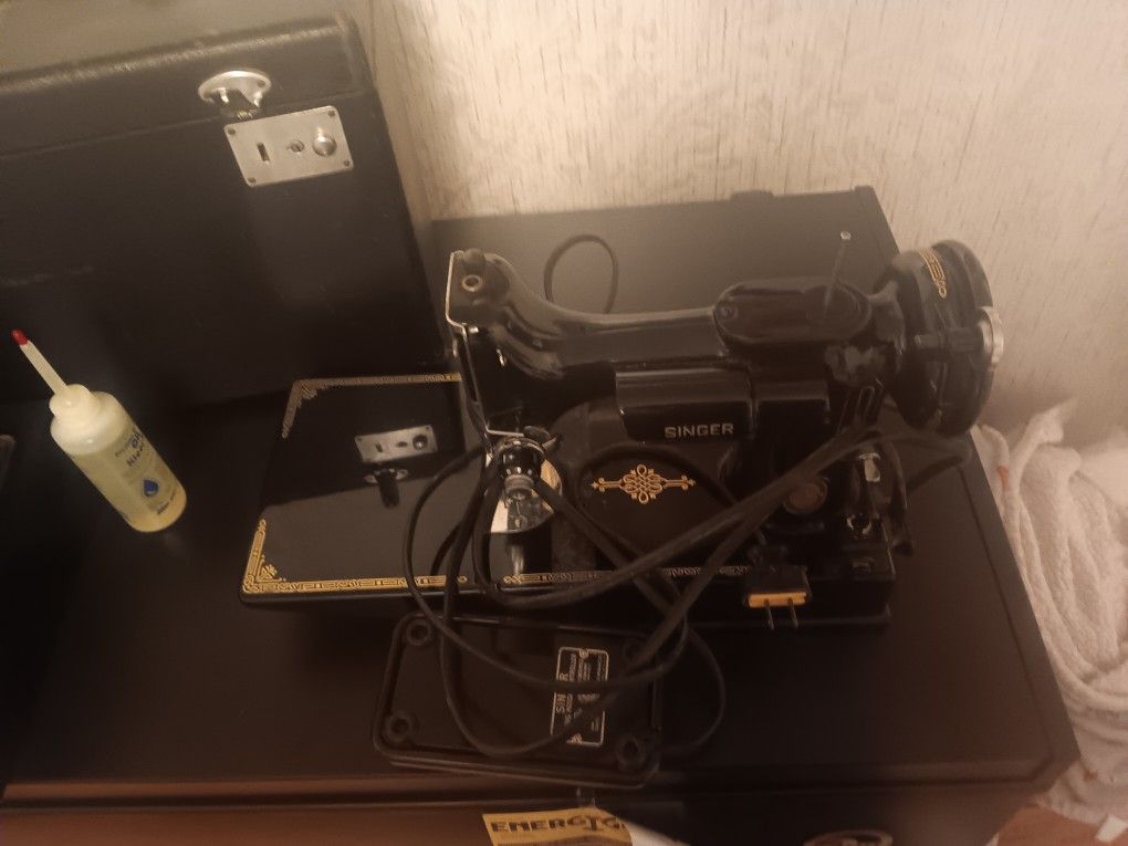 Very Nice Sewing Machine