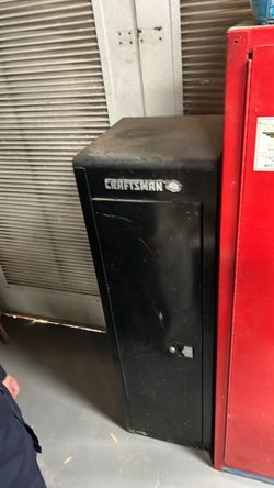 Metal cabinet