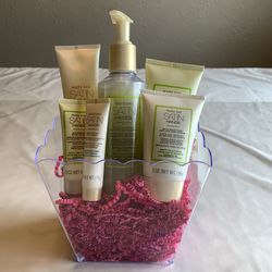 Mother’s Day Gift Basket 18