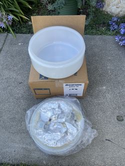 New In Box Ceiling Light / Luz Interior Nueva 