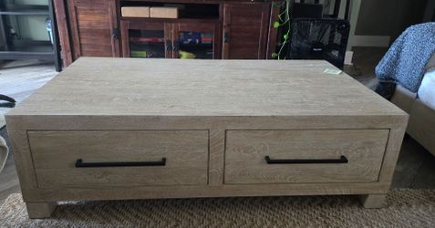 Beautiful & Spacious 4-Drawer Coffee Table