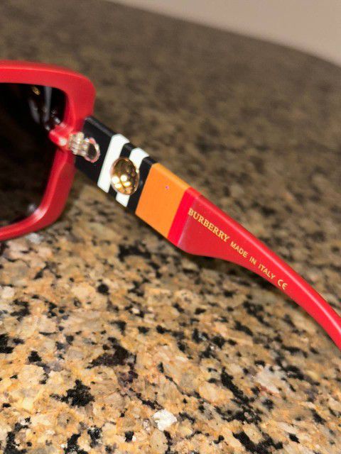 Burberry Sunglasses New Red 