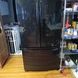 French Door Refrigerator 36in In The Front Of