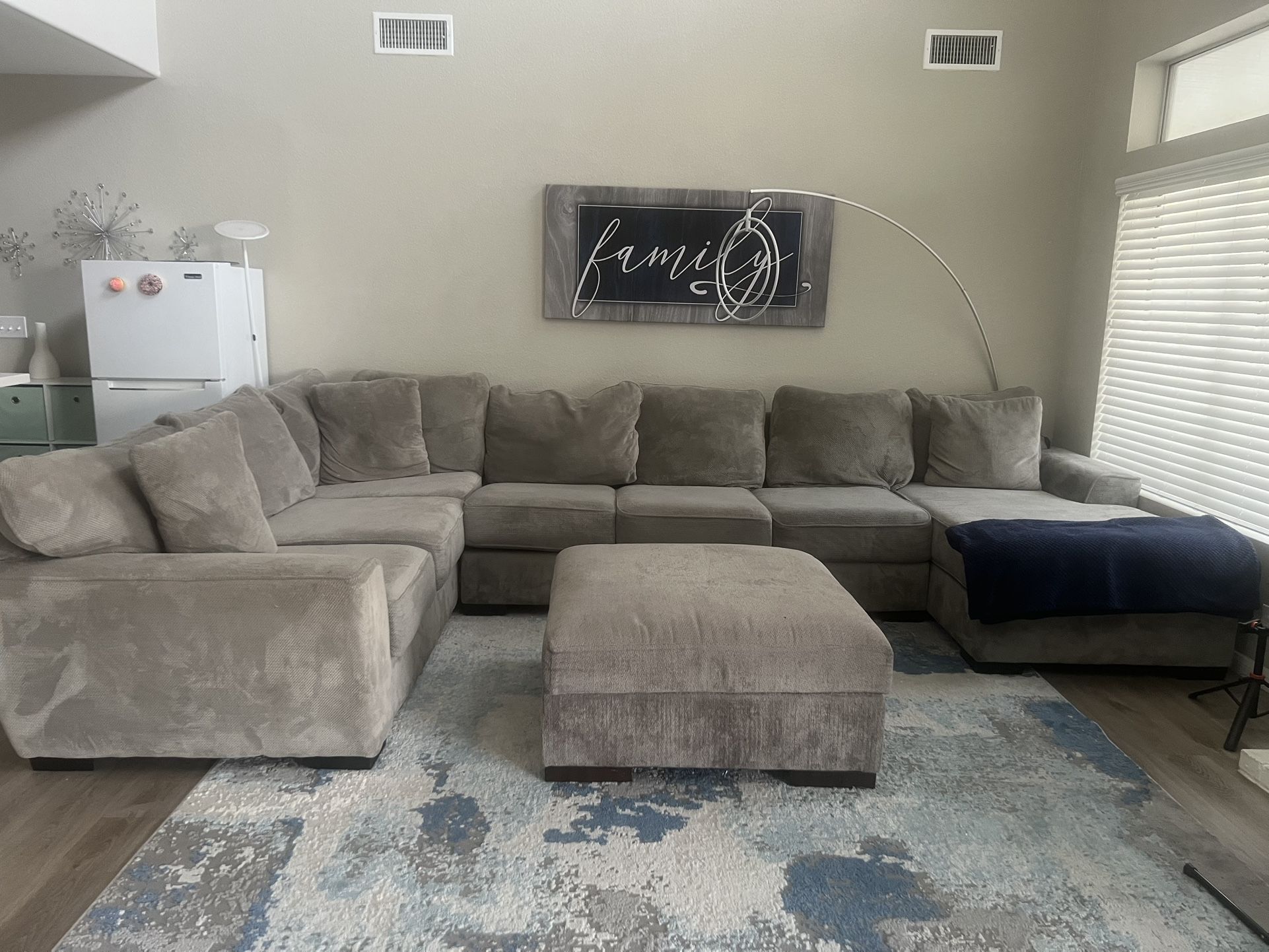 Sofa Sectional & Matching Ottoman 