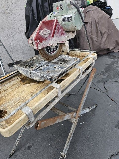 MK Diamond MK-101-24 1.5 HP Wet Tile Saw With Stand