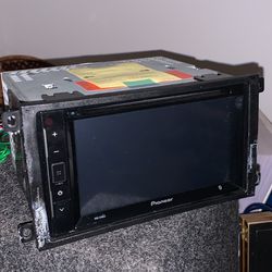 Pioneer AVH-240ex Touchscreen Stereo