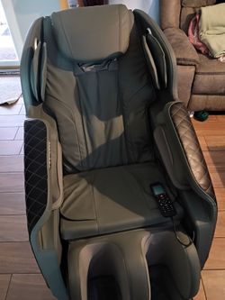 Living essentials zero gravity massage chair