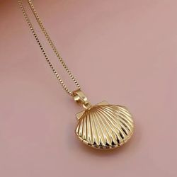 Shell Locket Necklace 