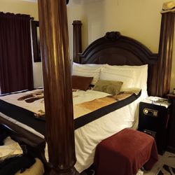 Grand King 4 Post Solid Walnut Bed