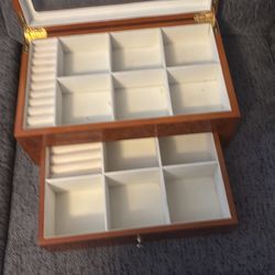 Jewelry box like new