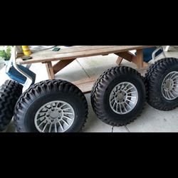 15 Inch Buck Shot Mudder Tires 