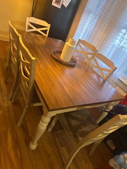 Dinner table with 6 chairs