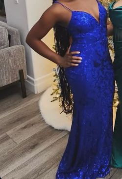 Dark blue prom dress