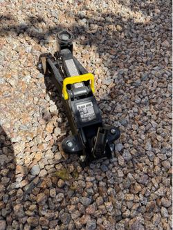 Torin Black Jack 2-Ton Floor Jack – Parts or Repair – No Handle