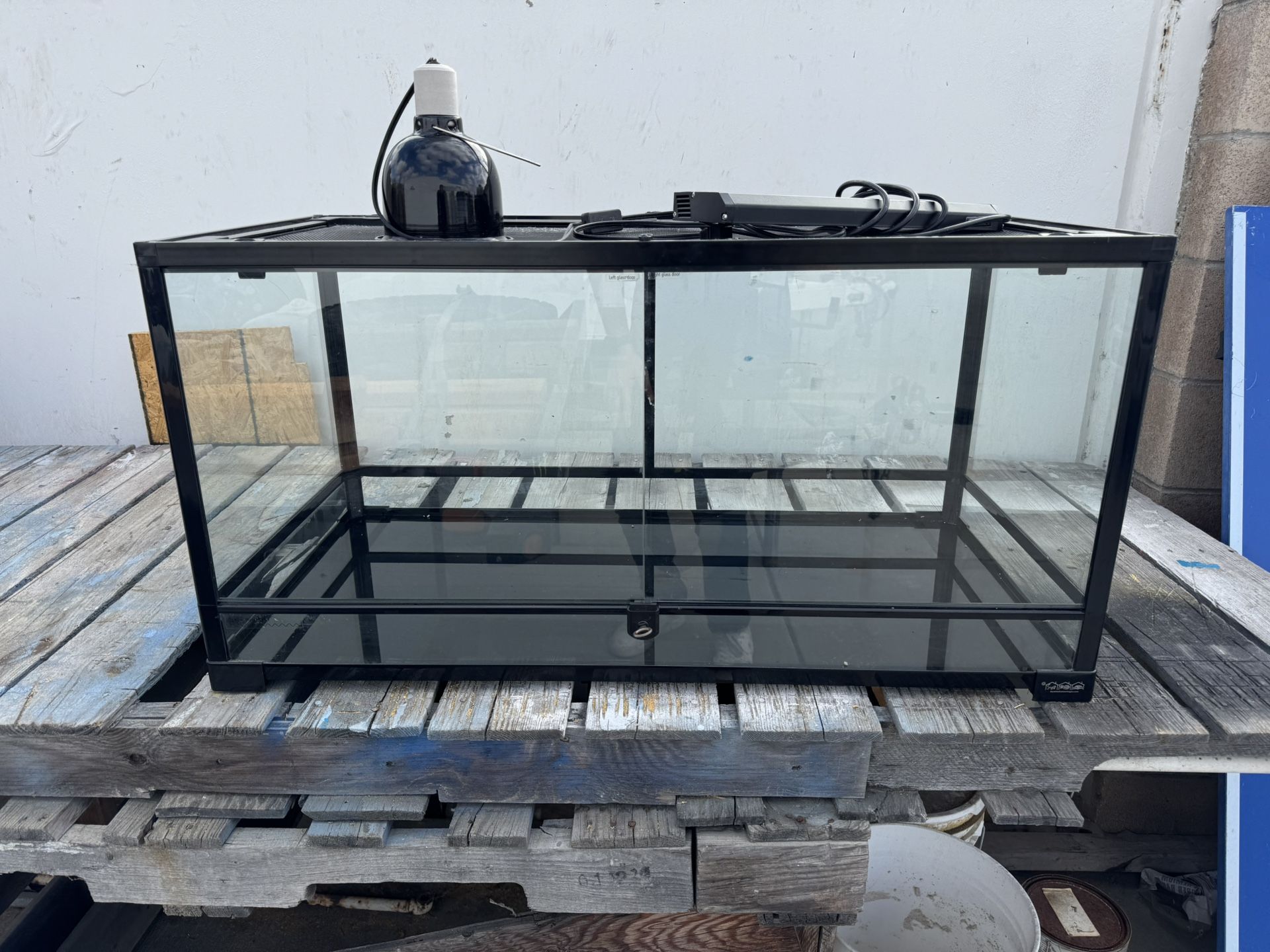 Terrarium With 2 Lights