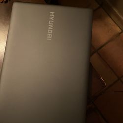 HYUNDAI Laptop