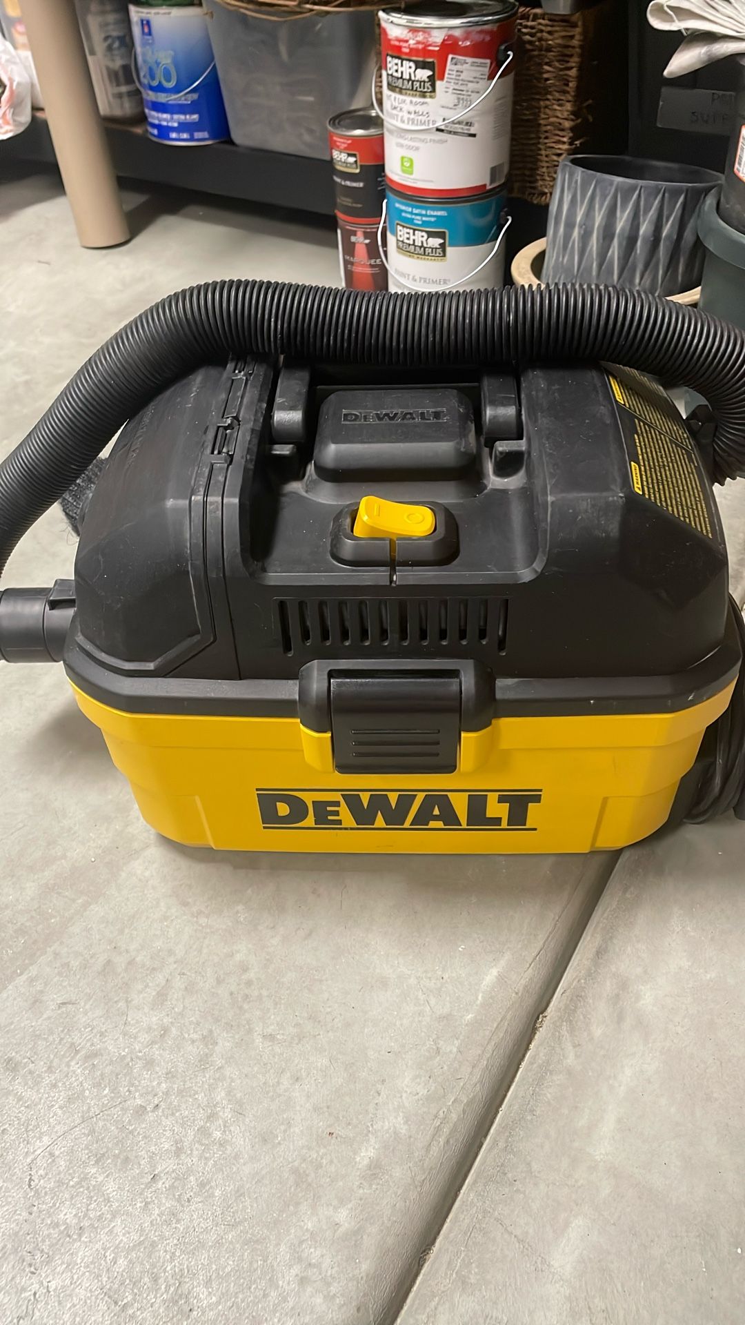 DeWalt vacuum