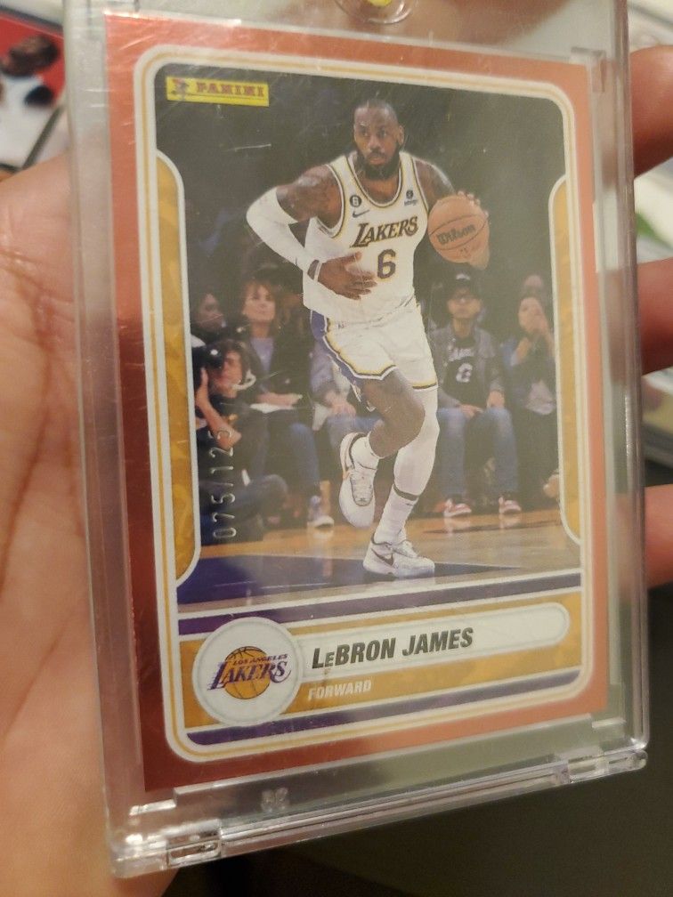 Lebron James Red /125 Short Print Insert
