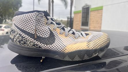 BHM Kyrie Limited Nike 10.5