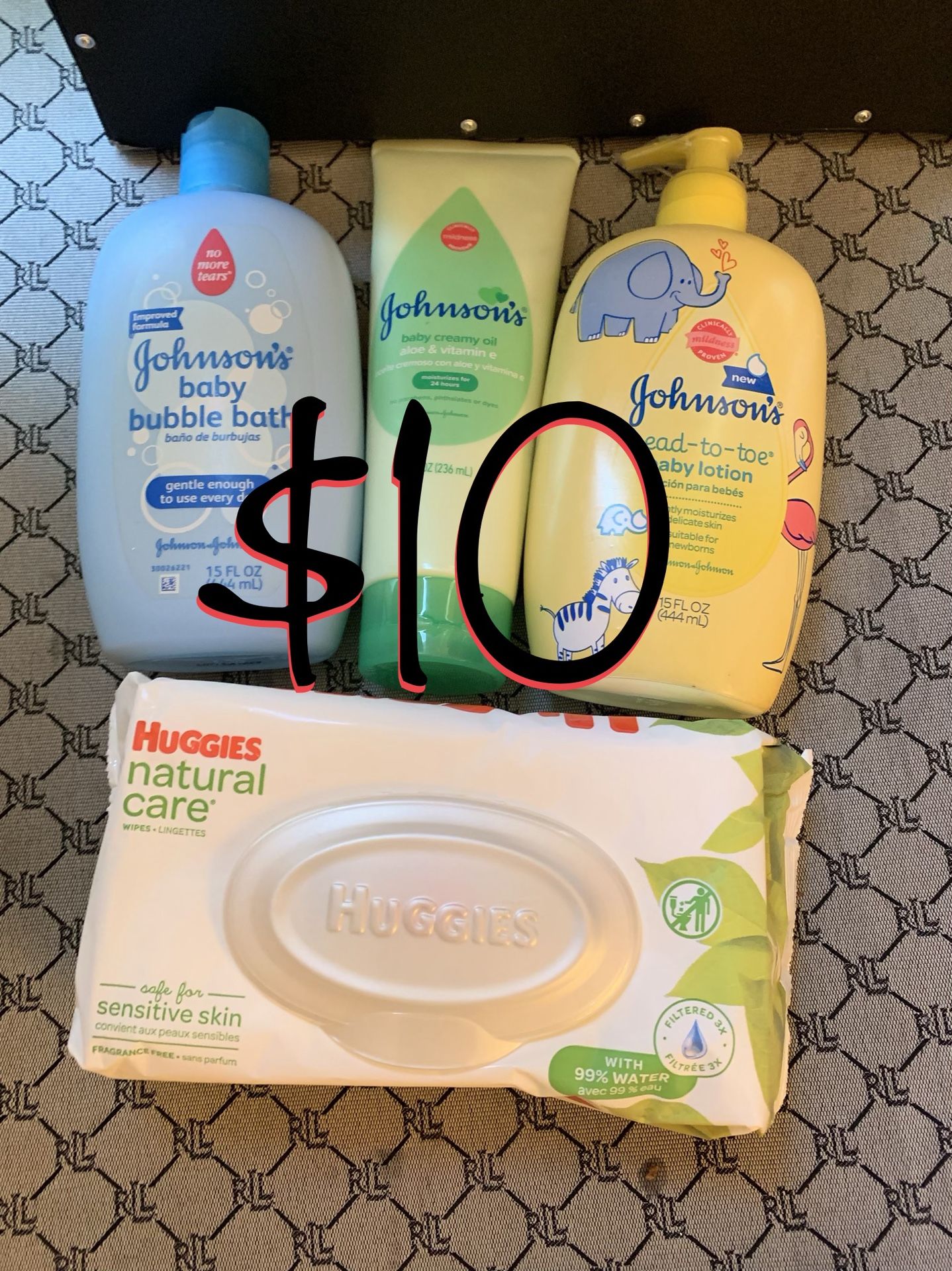 Huggies & Johnson’s Baby Bundle