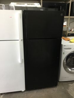 General Electric top freezer refrigerator