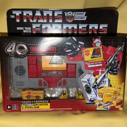 Transformers Retro 40th Anniversary Autobot Blaster & Steeljaw Action Figures